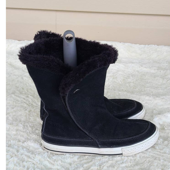 Converse All Star Women's Black Suede Fur Lined Chuck Taylor Boots Size 5 - Picture 2 of 9
